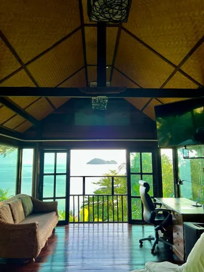 Glass Cottage – Photos 13